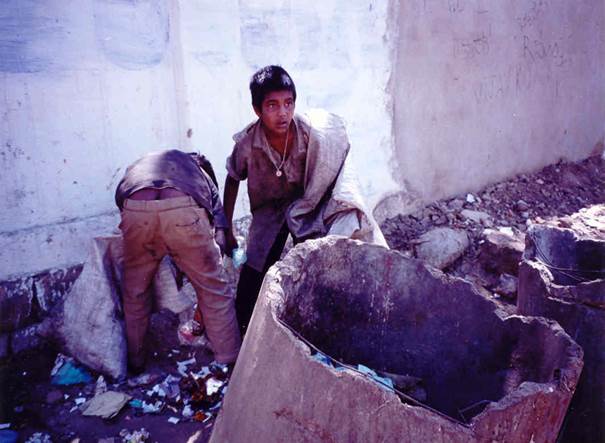 beall-pakistan-waste-pickers