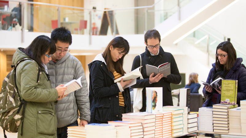 Literary_Festival_bookshop_800x450_16-9_sRGBe