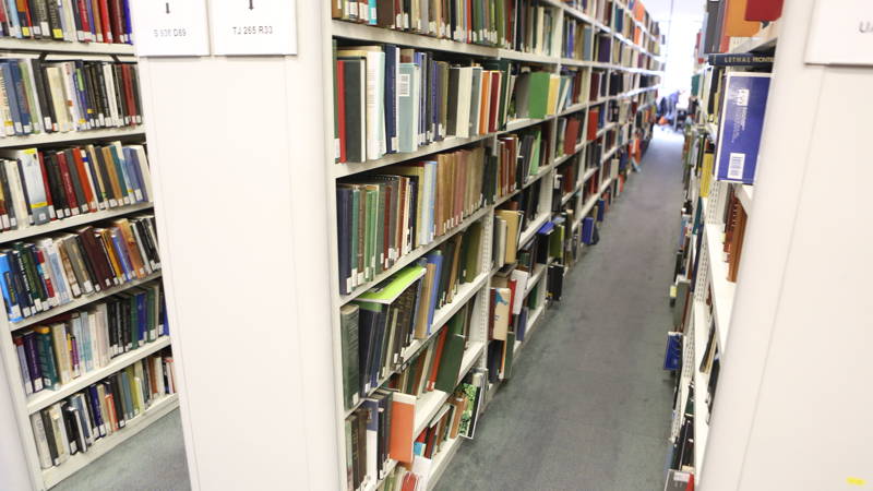 Book_Shelves_0258_800x450_16-9_sRGBe