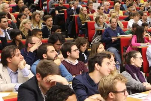lecture-audience-1400x300-header