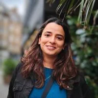 headshot of Akriti Mehta smiling at the camera