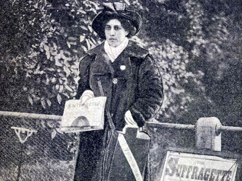 Princess Sophia Duleep Singh selling the Suffragette newspaper