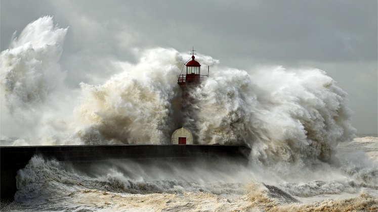 Lighthouse storm cropped