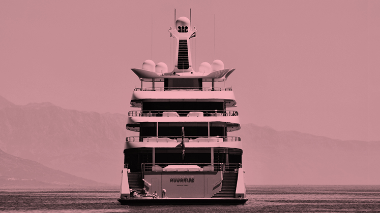 super yacht 747x4203