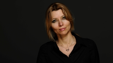 Elif Shafak c Muammer Yanmaz