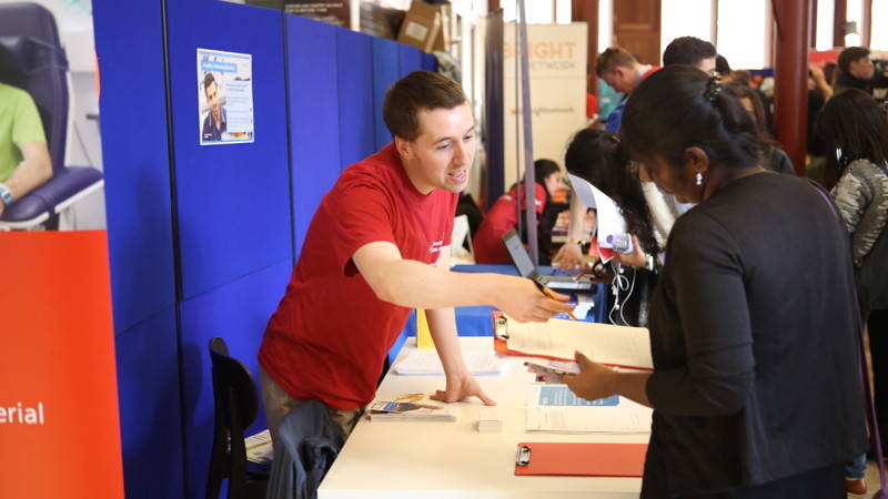 Freshers_Fair_0526_800x450_16-9_sRGBe