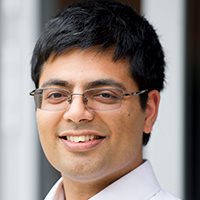 Dr Arun  Advani 