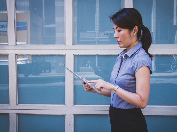 businesswoman747x560