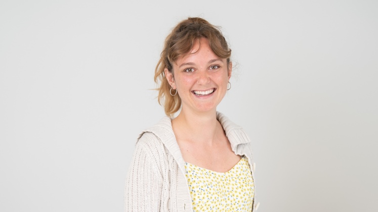 Photo of Lindsay, LSE alum and Co-founder of Beanbag Health