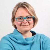 Dr Alina Averchenkova