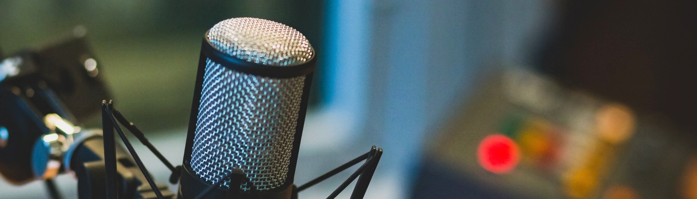 microphone-1400x400