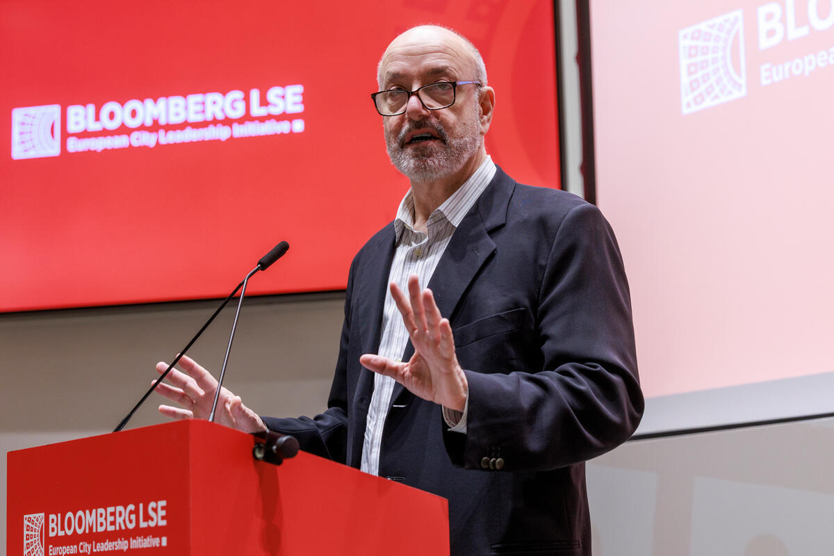 LSE President Larry Kramer gives opening remarks at the Bloomberg LSE European City Leadership Initiative London convening. 
