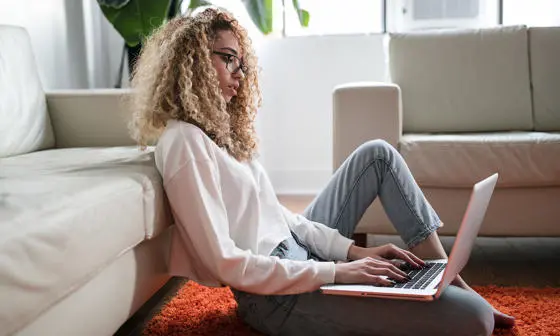 quiet quitting, a woman working at home