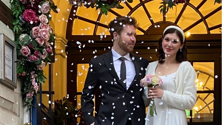 Alumni Selbi Sasioglu and Jake Fryer wedding photo