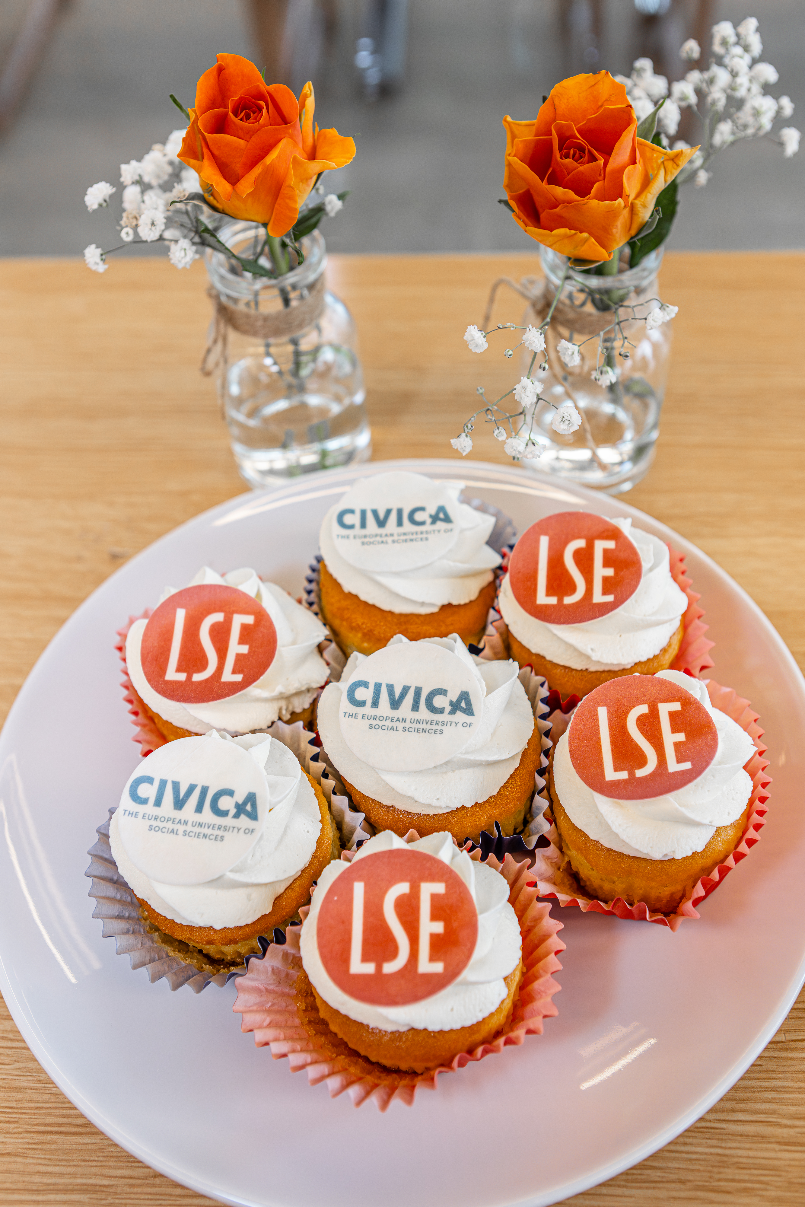 Cupcakes with the LSE and CIVICA logo at the 2026 CIVICA Presidents' Committee Meeting. 