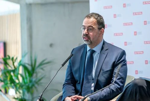 Daron Acemoglu speaking at the LSE Festival.