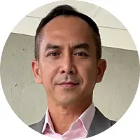 Dr Arnold Puyok - round image