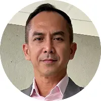 Dr Arnold Puyok - round image