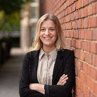 Elisa Wirsching headshot