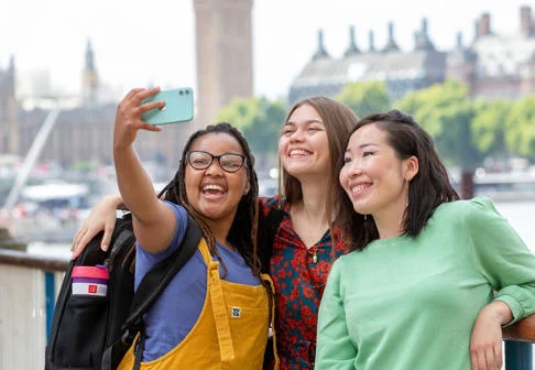 Student vloggers around London