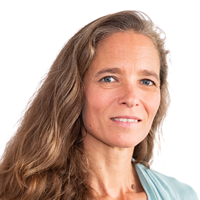 Headshot of Professor Ellen Helsper