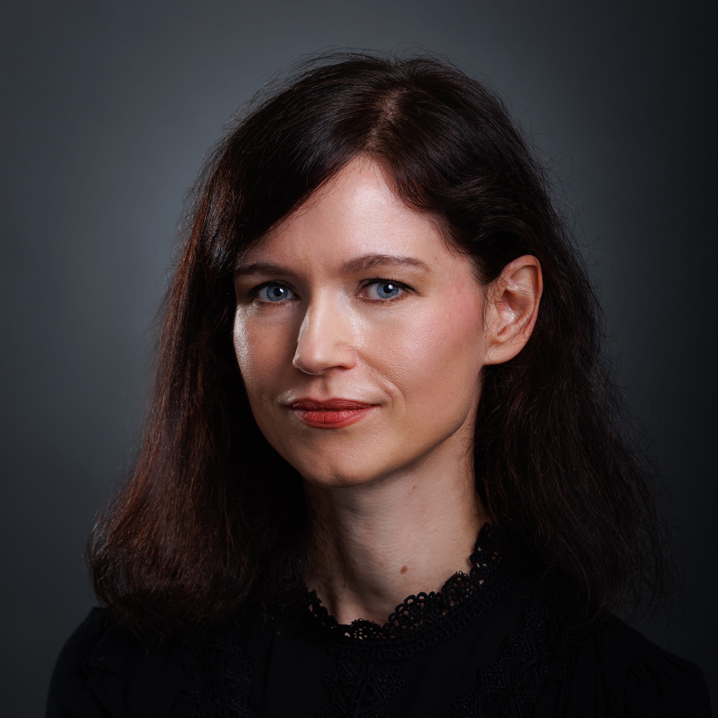 Emilia Borowska Headshot 