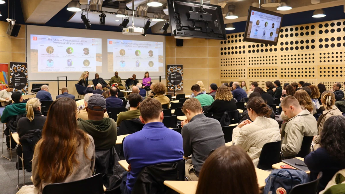 Audience picture from a FLIA public event