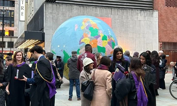 Graduates by LSE globe