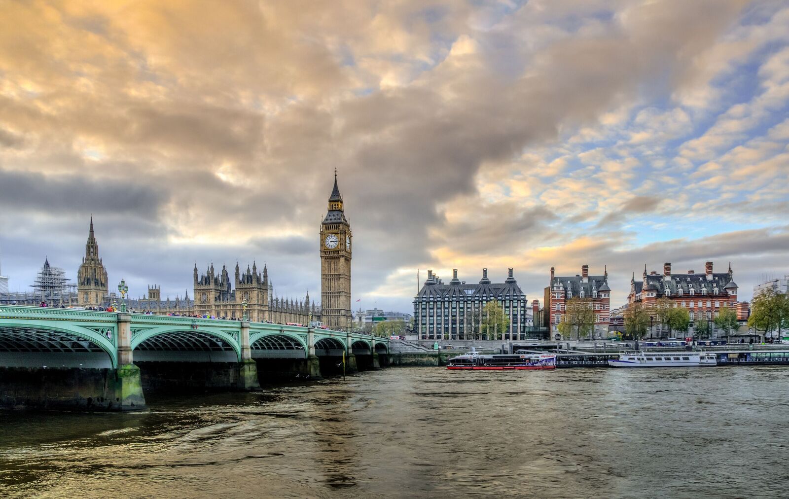 View of London, Big Ben and bridge