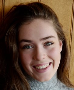 Anna Cooper headshot