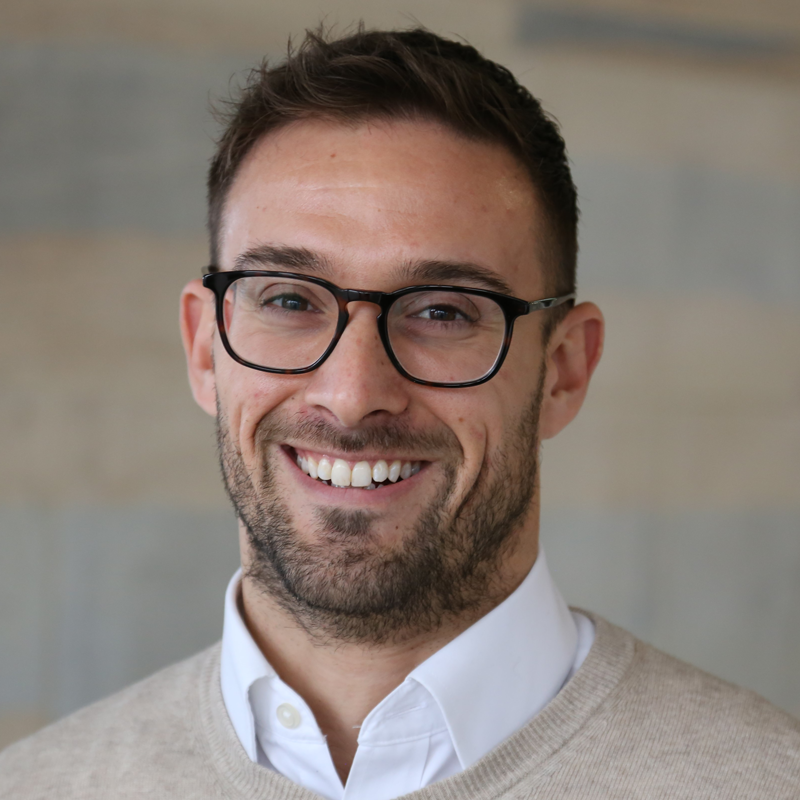 Dr Daniel Jolles headshot