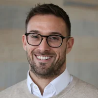 Dr Daniel Jolles headshot