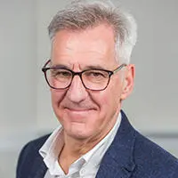 Martin Knapp profile