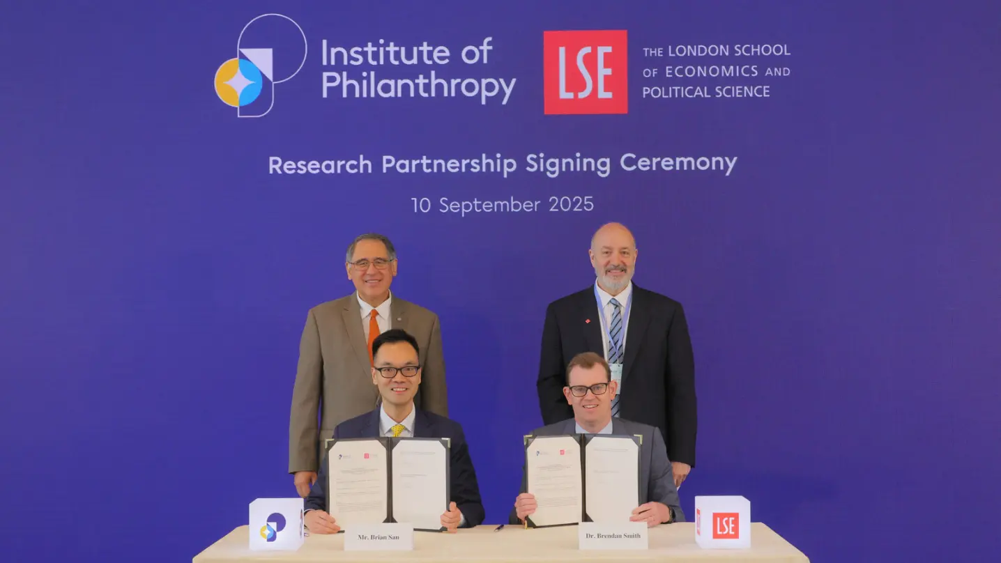 Group photo of Mr Brian San, Secretary-General of the Institute of Philanthropy (front row,1st left); Dr Brendan Smith, Executive Director, International Strategy & Partnerships, The London School of Economics and Political Science (front row,1st right);