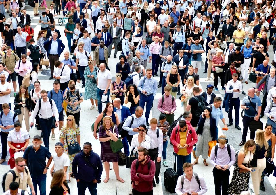 Crowd of people at Liverpool Street station