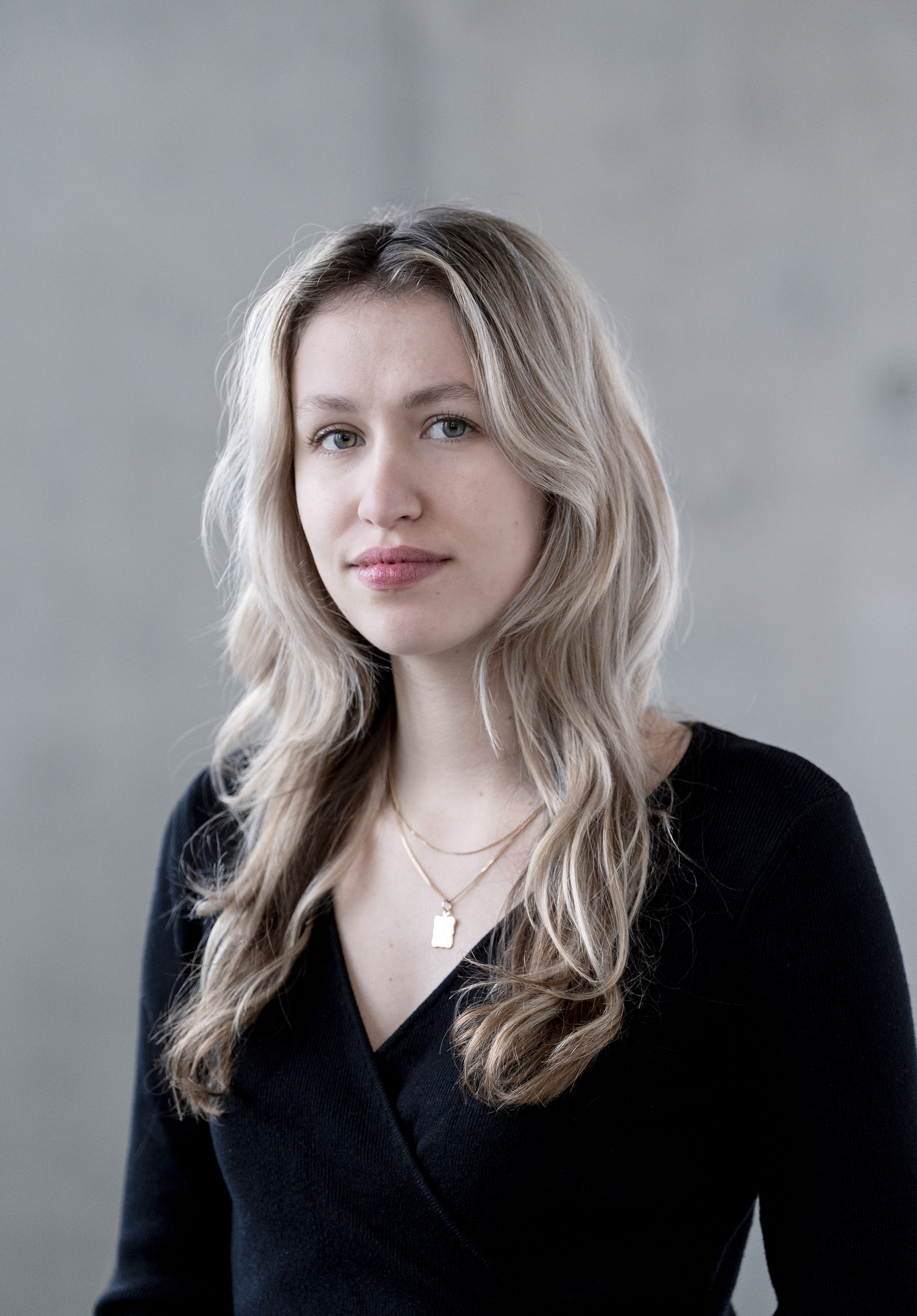 Julia with blonde hair