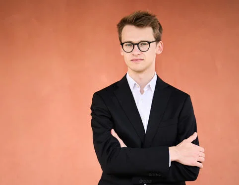 Kasparas Mikužis (piano)
