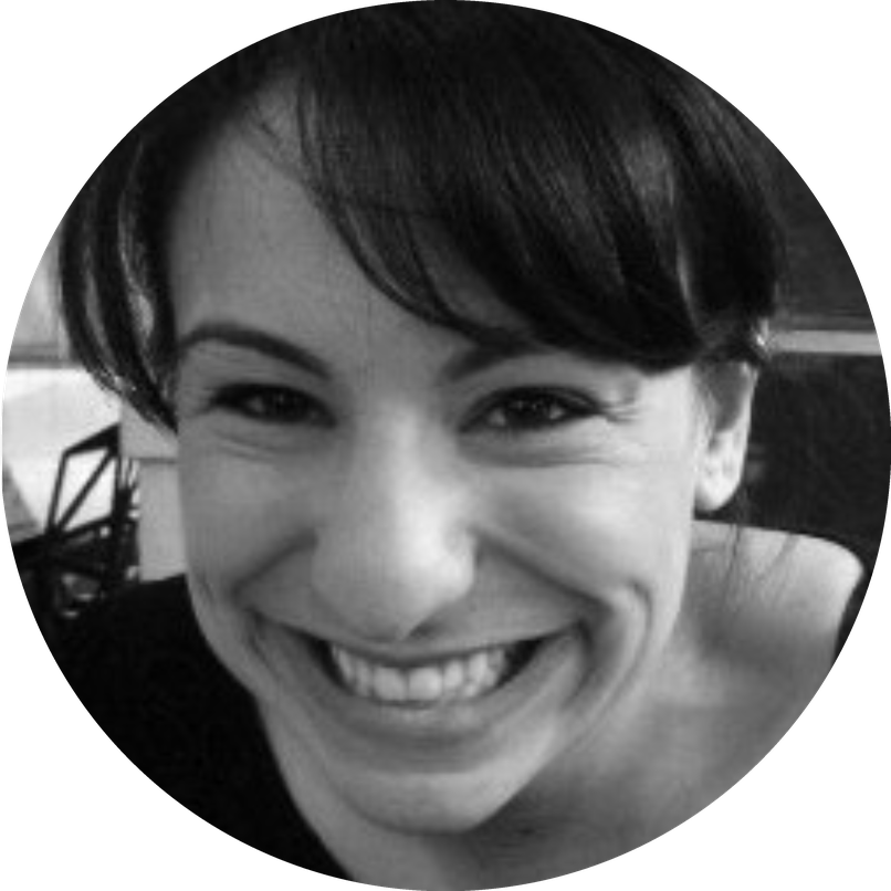 Image of Dr Lara Aknin smiling