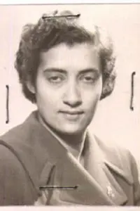 A passport photo of Zuhra Karim.