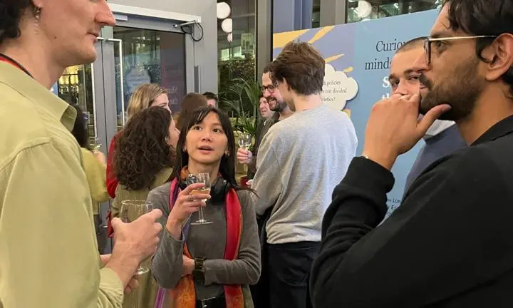 LSE Philosophy's current students networking with alumni