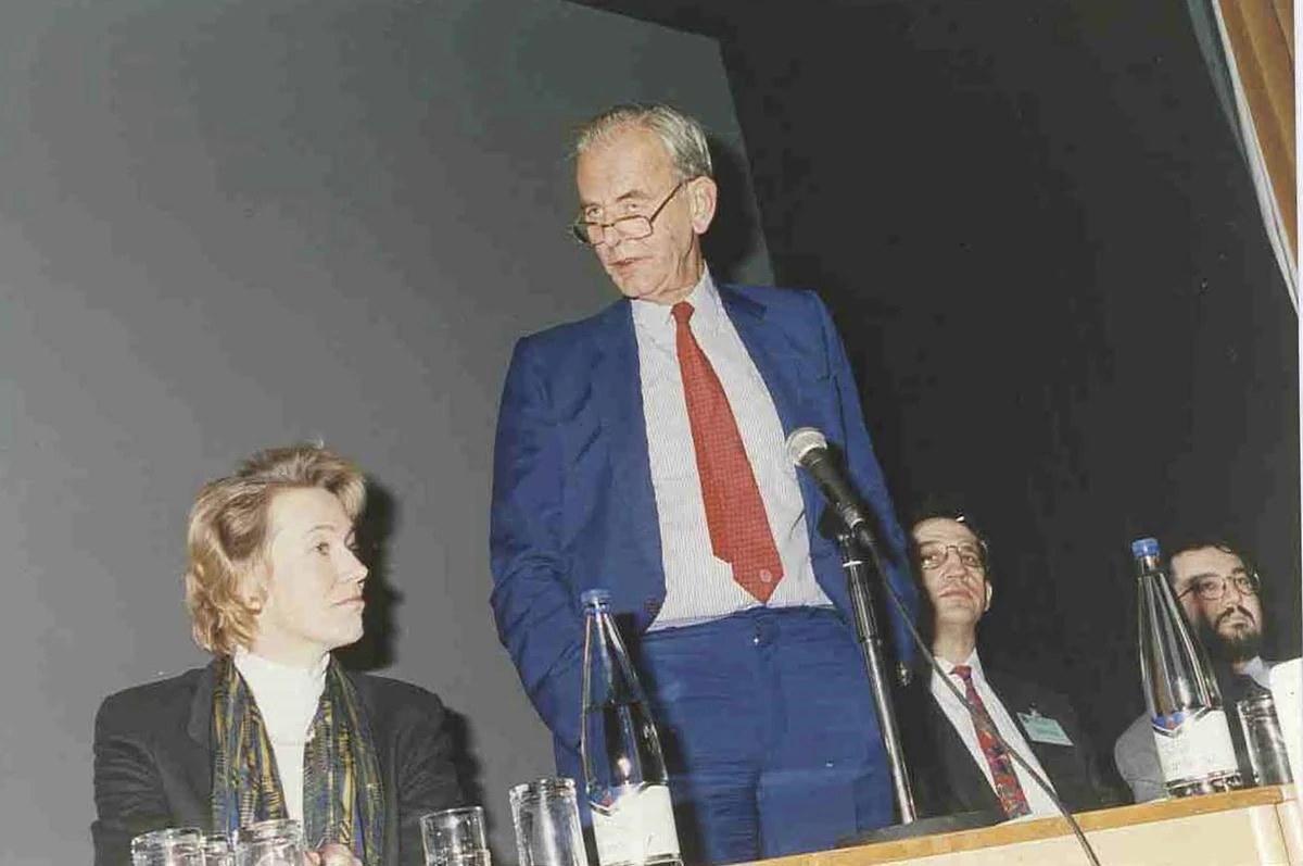 LSE alumna Virginia Bottomley, then Secretary of State for Health, with Brian Abel-Smith, Julian Le Grand and Elias Mossialos at the formal launch of LSE Health