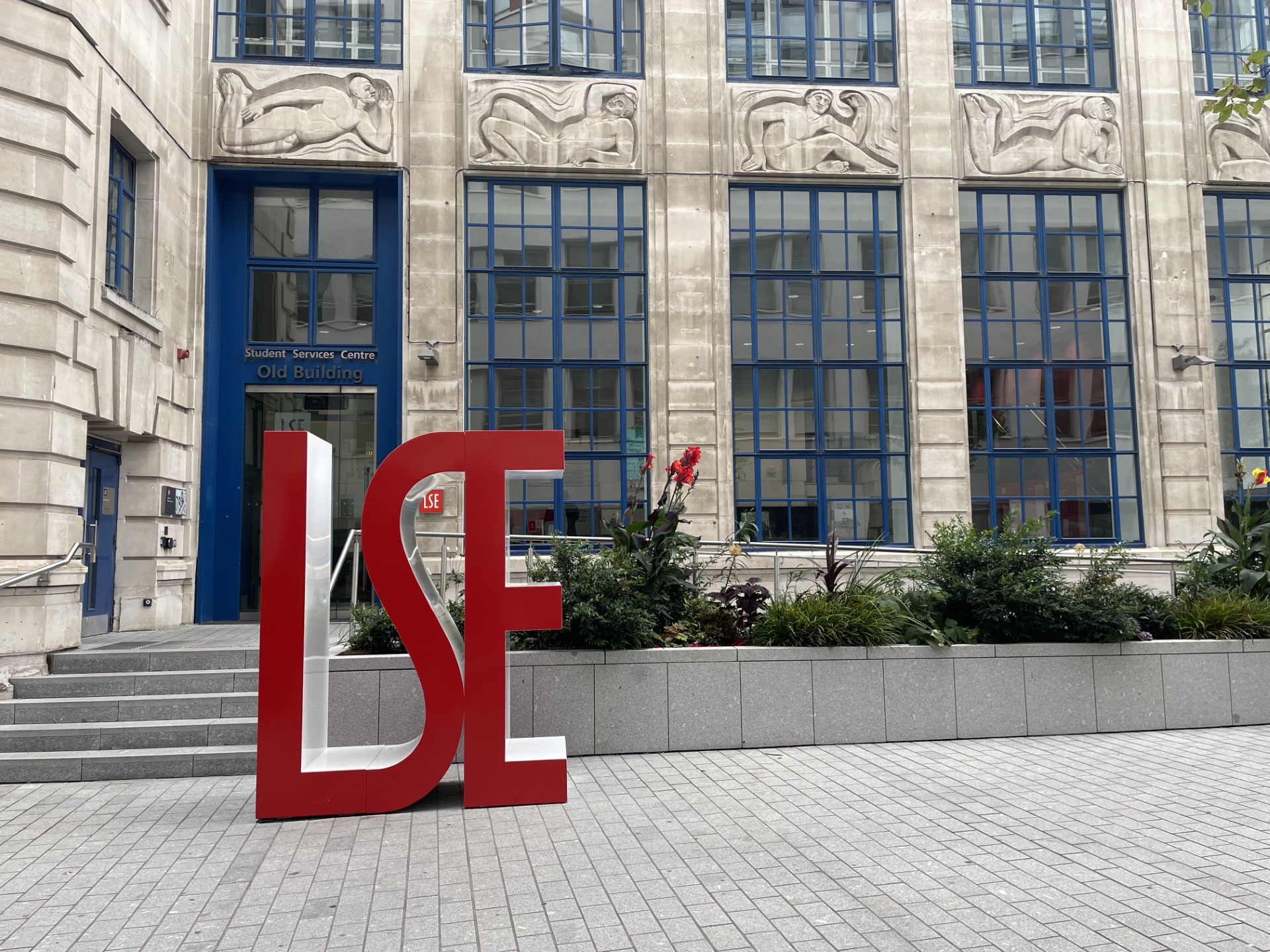 LSE letters on campus