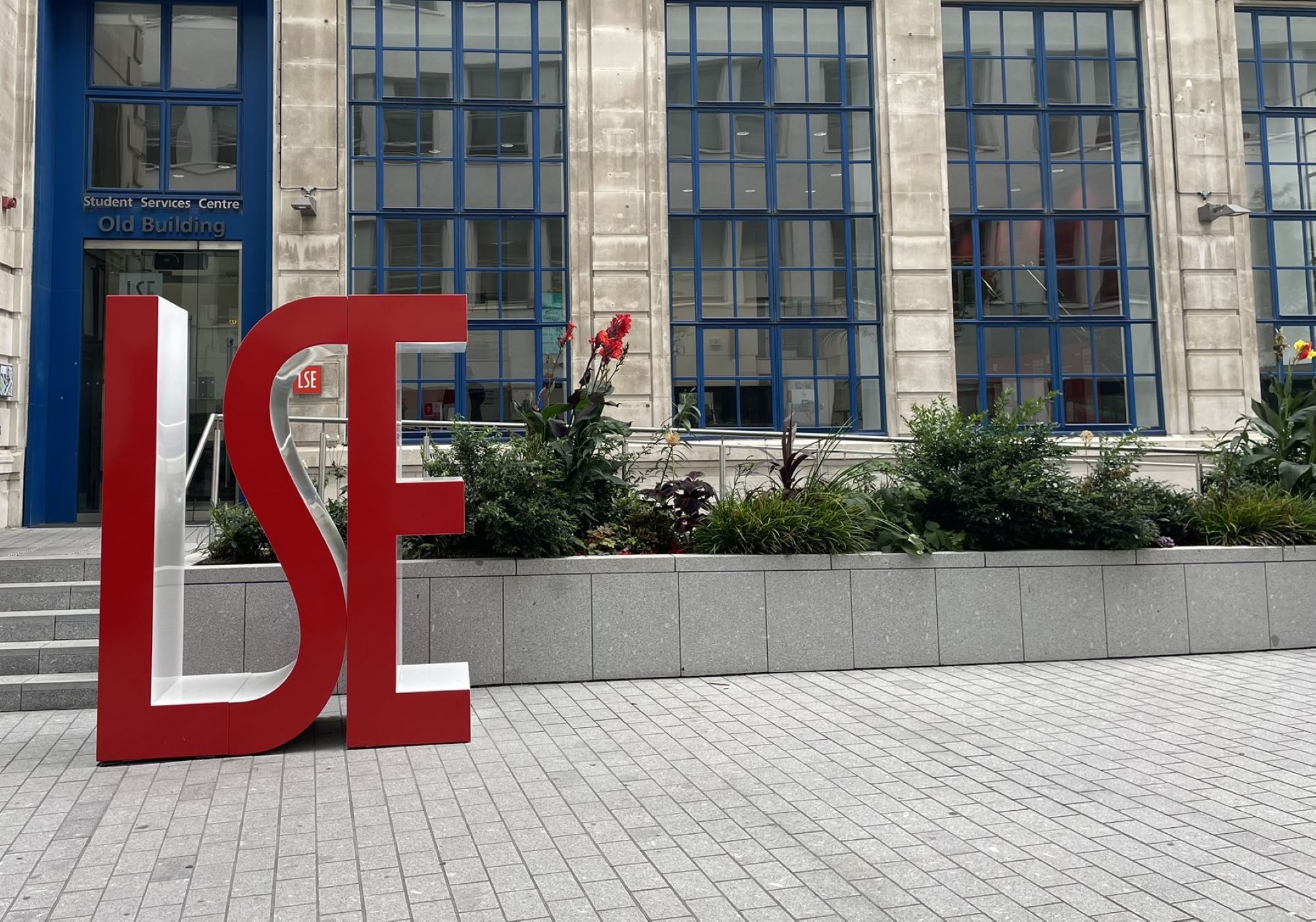 LSE logo on campus