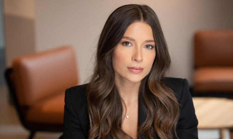 Annelie Ajami headshot