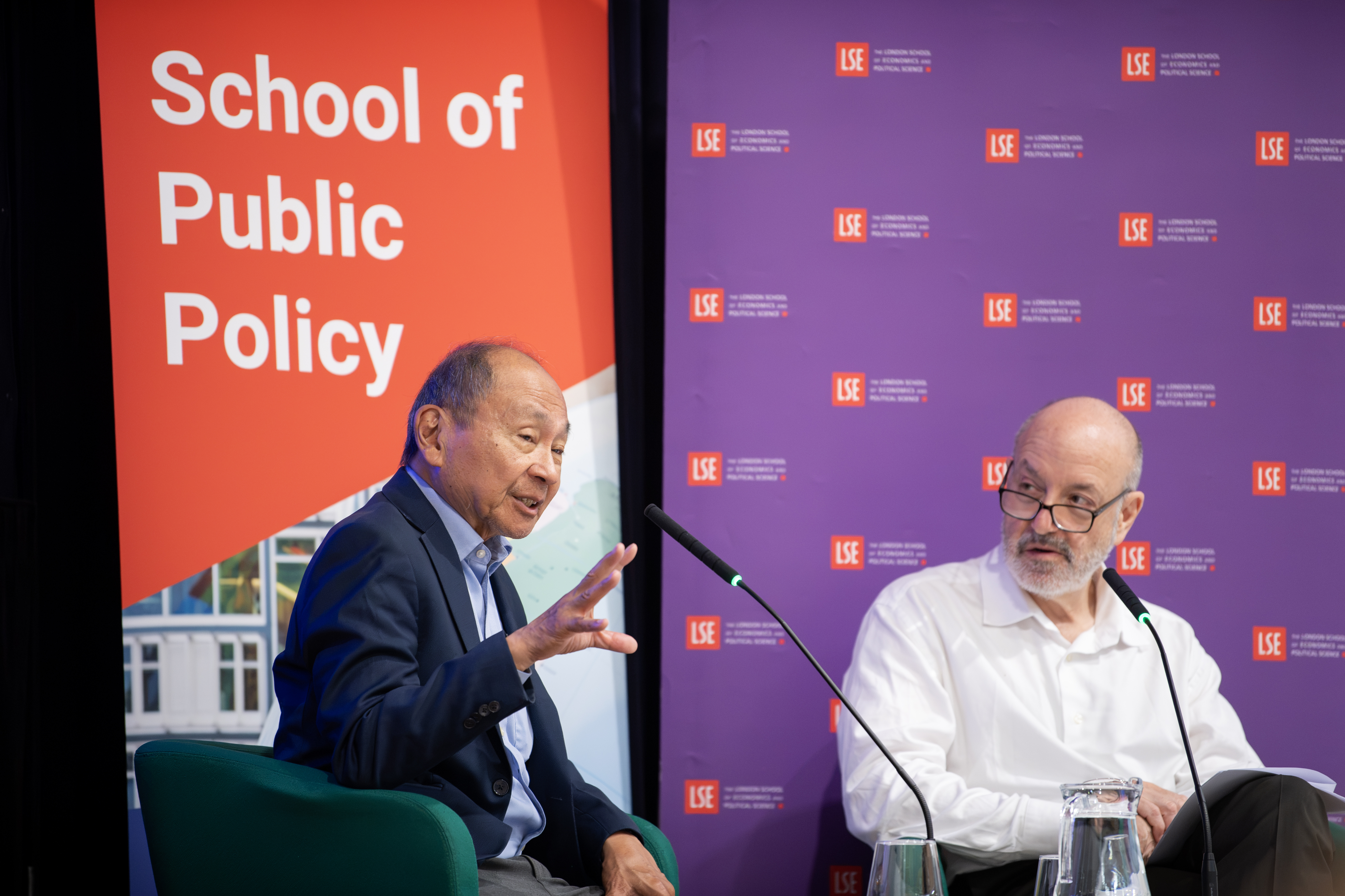 Prof Francis Fukuyama in discussion on stage with LSE Director Larry Kramer 