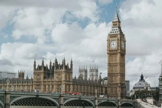 UK Houses of Parliament, Westminster Photo by Photo by Marcin Nowak on unsplash