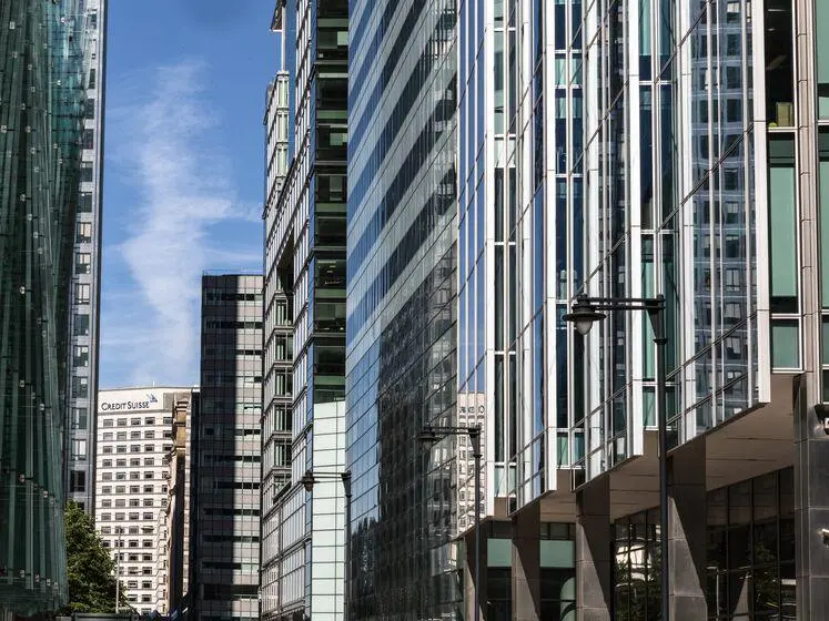 747 560 ratio-Office_Block_8077