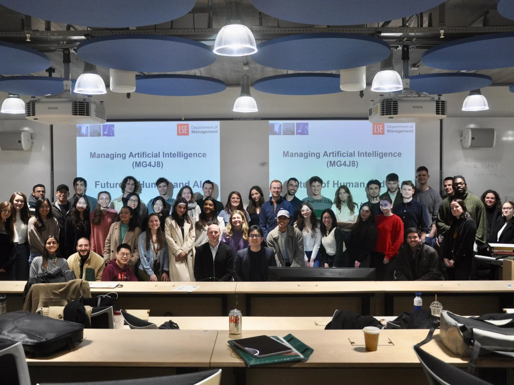 AI management 747 x 560