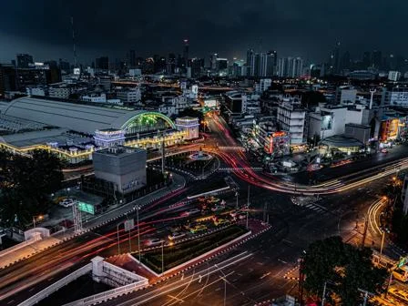 city 747 x 560