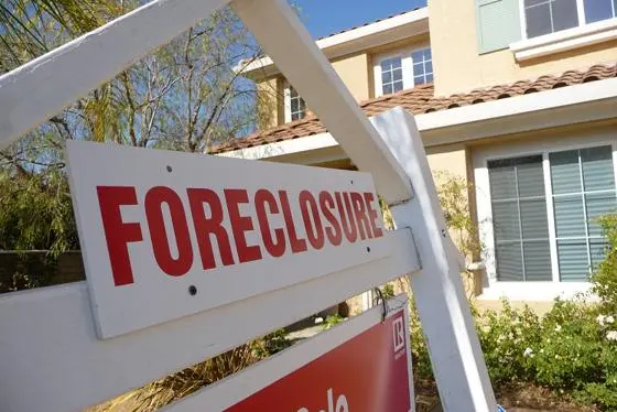foreclosure sign 560 747